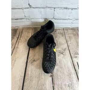 NIKE Kids Unisex Tiempo Legend 8 Football/Soccer Cleats / Size: 3Y